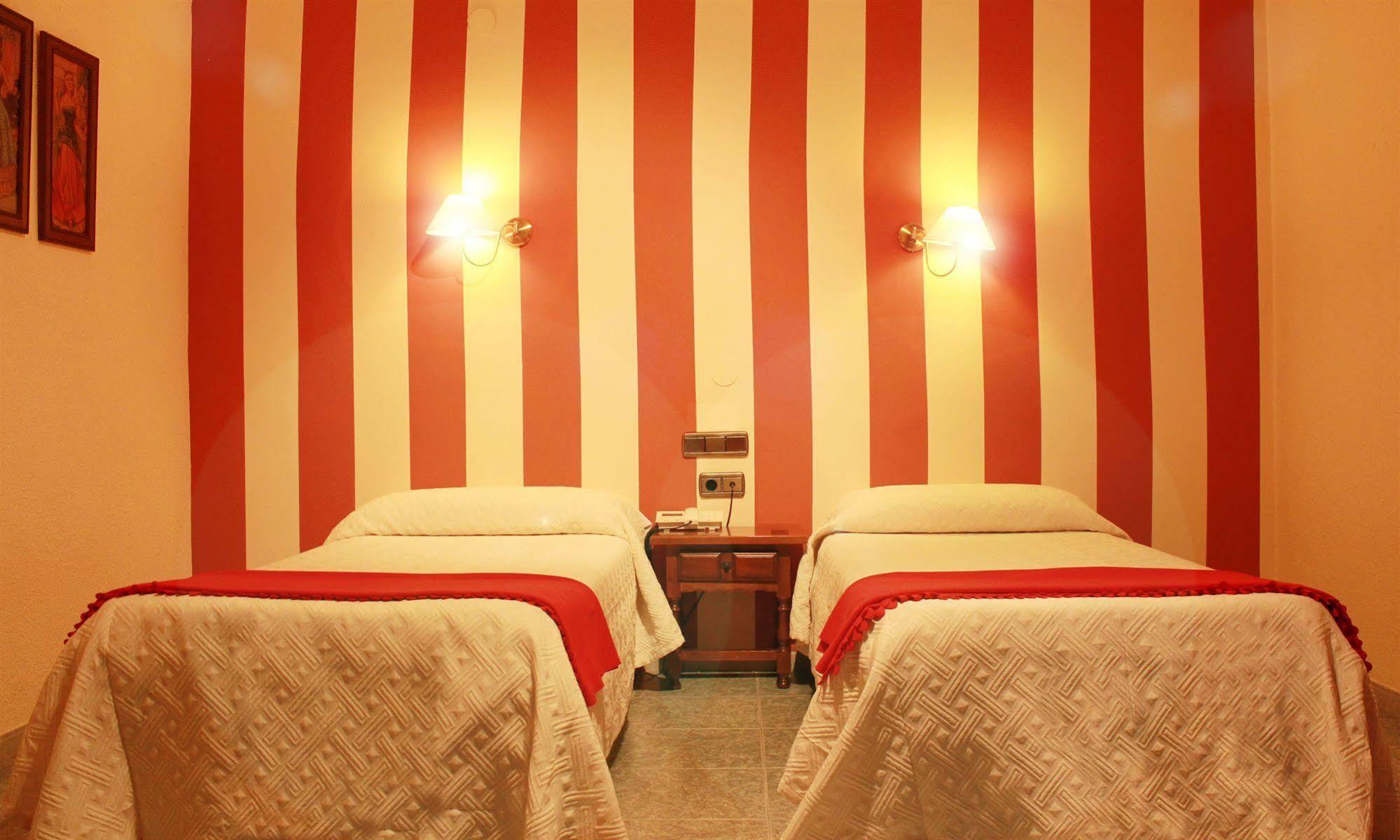 hotel barato en Úbeda, alojamiento económico en Úbeda, hotel económico en Úbeda, hotel con buena relación calidad-precio en Úbeda, hoteles en Úbeda baratos, dónde dormir barato en Úbeda, hotel 2 estrellas en Úbeda, alojamiento asequible en Úbeda, mejor hotel barato en Úbeda, hotel en Úbeda cerca del centro histórico, alojamiento con WiFi gratuito en Úbeda, hotel en Úbeda con desayuno incluido, dónde hospedarse en Úbeda barato, hoteles con encanto en Úbeda baratos, hotel con parking en Úbeda, hotel en Úbeda para parejas barato, hotel familiar en Úbeda a buen precio, hotel en Úbeda cerca de Baeza, dónde dormir en Úbeda barato, escapada económica a Úbeda y Baeza, turismo barato en Úbeda, hoteles cerca de la Sacra Capilla del Salvador, alojamiento económico en Úbeda para turismo rural, hoteles económicos en Jaén y Úbeda, reserva hotel barato en Úbeda, hotel en Úbeda al mejor precio, ofertas de hotel en Úbeda, hotel con descuento en Úbeda, reservar alojamiento en Úbeda económico, hotel la paz, hotel la paz ubeda, la paz ubeda, pension la paz ubeda, hotel para grupos en Úbeda, alojamiento para grupos en Úbeda, hotel en Úbeda para excursiones, hotel para colegios en Úbeda, hotel para asociaciones en Úbeda, hotel en Úbeda para equipos deportivos, hotel con capacidad para grupos en Úbeda, hotel económico para grupos en Úbeda, reservar hotel para grupos en Úbeda, descuentos para grupos en hoteles de Úbeda, descuentos para agencias en hoteles de Úbeda, hotel agencias de viaje en Úbeda y Baeza
