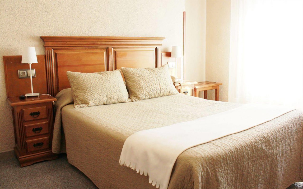 hotel barato en Úbeda, alojamiento económico en Úbeda, hotel económico en Úbeda, hotel con buena relación calidad-precio en Úbeda, hoteles en Úbeda baratos, dónde dormir barato en Úbeda, hotel 2 estrellas en Úbeda, alojamiento asequible en Úbeda, mejor hotel barato en Úbeda, hotel en Úbeda cerca del centro histórico, alojamiento con WiFi gratuito en Úbeda, hotel en Úbeda con desayuno incluido, dónde hospedarse en Úbeda barato, hoteles con encanto en Úbeda baratos, hotel con parking en Úbeda, hotel en Úbeda para parejas barato, hotel familiar en Úbeda a buen precio, hotel en Úbeda cerca de Baeza, dónde dormir en Úbeda barato, escapada económica a Úbeda y Baeza, turismo barato en Úbeda, hoteles cerca de la Sacra Capilla del Salvador, alojamiento económico en Úbeda para turismo rural, hoteles económicos en Jaén y Úbeda, reserva hotel barato en Úbeda, hotel en Úbeda al mejor precio, ofertas de hotel en Úbeda, hotel con descuento en Úbeda, reservar alojamiento en Úbeda económico, hotel la paz, hotel la paz ubeda, la paz ubeda, pension la paz ubeda, hotel para grupos en Úbeda, alojamiento para grupos en Úbeda, hotel en Úbeda para excursiones, hotel para colegios en Úbeda, hotel para asociaciones en Úbeda, hotel en Úbeda para equipos deportivos, hotel con capacidad para grupos en Úbeda, hotel económico para grupos en Úbeda, reservar hotel para grupos en Úbeda, descuentos para grupos en hoteles de Úbeda, descuentos para agencias en hoteles de Úbeda, hotel agencias de viaje en Úbeda y Baeza